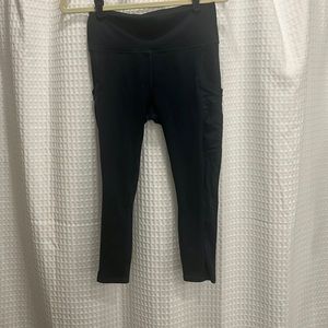 Fabletics 3/4 length power hold leggings